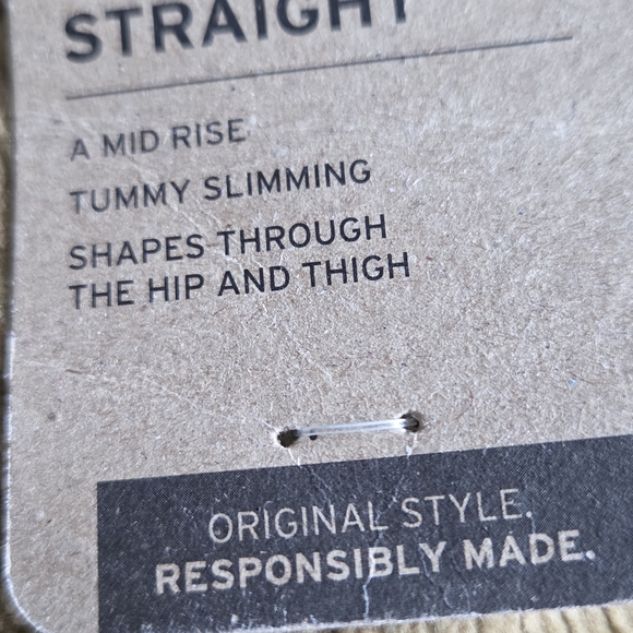 Levi's Women's Corduroys -Tan New With Tags - Picture 5 of 9